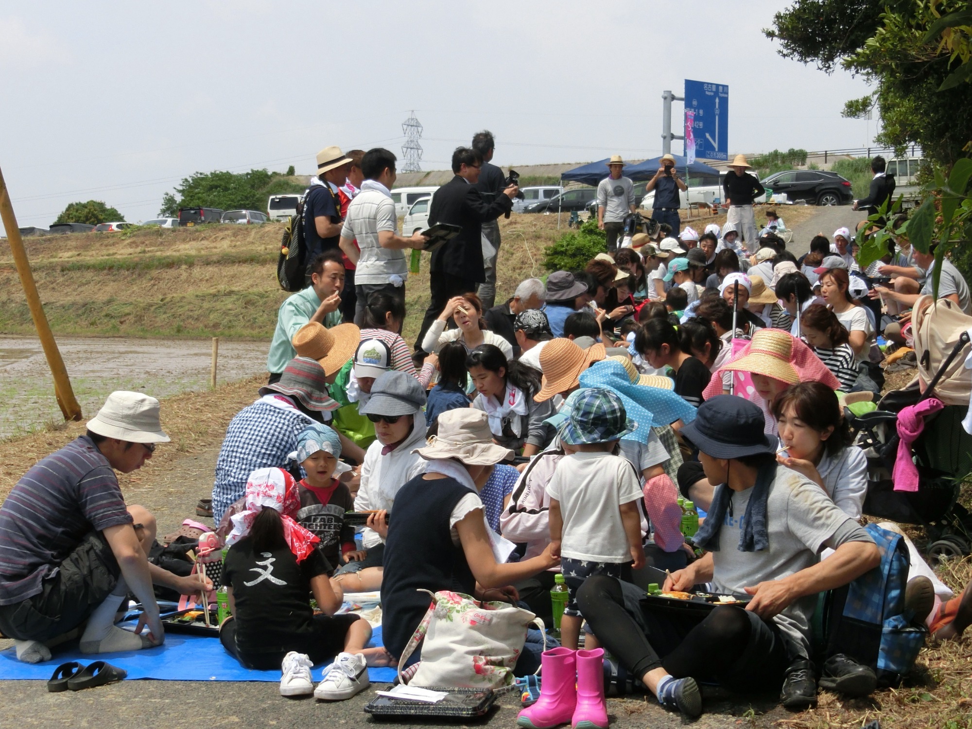 28年産女神のほほえみ田植え体験会を中京テレビが「キャッチ ! !」